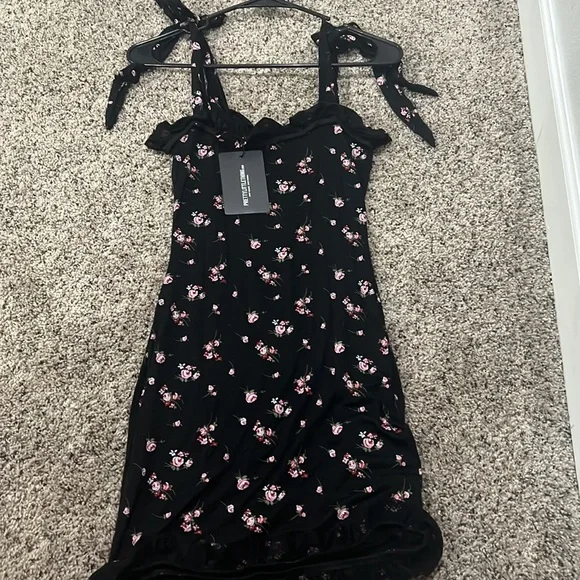 Black flower pretty little thing dress - Picture 2 of 2